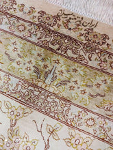 Charger l'image dans la galerie, TAPIS GHOM soie tissé main n°18243_182×122