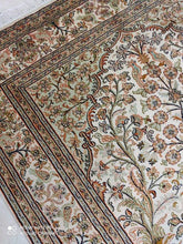 Charger l'image dans la galerie, Tapis Cachemire soie tissé main n°26_184×124