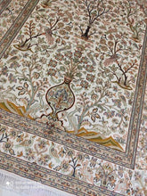Charger l'image dans la galerie, Tapis Cachemire soie tissé main n°26_184×124