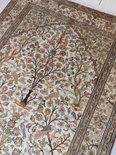 Charger l'image dans la galerie, Tapis Cachemire soie tissé main n°26_184×124