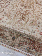 Charger l'image dans la galerie, TAPIS HEREKE soie tissé main n°2000_186×126