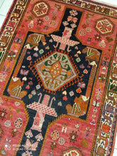 Charger l'image dans la galerie, Tapis Ghachghai noué main n°100_186×132