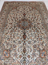 Charger l'image dans la galerie, Tapis Cachemire soie noué main n°22_187×124