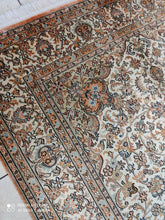 Charger l'image dans la galerie, Tapis Cachemire soie noué main n°22_187×124
