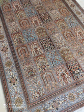 Charger l'image dans la galerie, Tapis Cachemire soie tissé main n°112_190×126