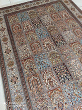 Charger l'image dans la galerie, Tapis Cachemire soie tissé main n°112_190×126