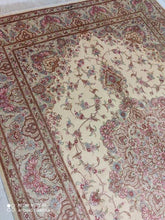 Charger l'image dans la galerie, TAPIS GHOM soie tissé main n°18227_199×130