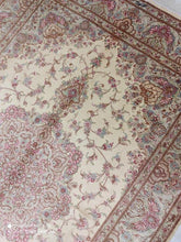 Charger l'image dans la galerie, TAPIS GHOM soie tissé main n°18227_199×130