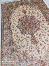 Charger l'image dans la galerie, TAPIS GHOM soie tissé main n°18227_199×130