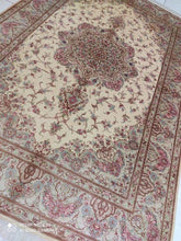 Charger l'image dans la galerie, TAPIS GHOM soie tissé main n°18227_199×130