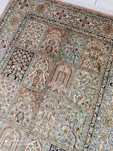 Charger l'image dans la galerie, Tapis Cachemire en soie tissé main n°859_210×125