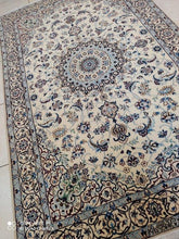 Charger l'image dans la galerie, TAPIS Nain Chichla Habibian noué main n°19488_210×133