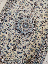 Charger l'image dans la galerie, TAPIS Nain Chichla Habibian noué main n°19488_210×133