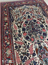 Charger l'image dans la galerie, Tapis Ispahan tissé main main n°18923_235×153