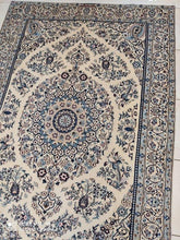 Charger l'image dans la galerie, Tapis Nain fait main n°9820_235×158