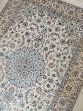 Charger l'image dans la galerie, Tapis Nain Chichla fait main n°19029_237×160