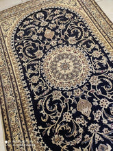 Charger l'image dans la galerie, TAPIS NAIN FAIT MAIN n°4503_244×153