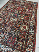 Charger l'image dans la galerie, Tapis Bakhtiar fait main n°2604_246×150