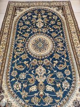 Charger l'image dans la galerie, Tapis Nain tissé main n°4565_251×155