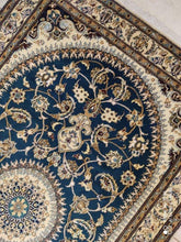 Charger l'image dans la galerie, Tapis Nain tissé main n°4565_251×155