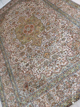 Charger l'image dans la galerie, Tapis Cachemire soie tissé main n°8_251×170