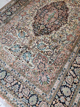 Charger l'image dans la galerie, Tapis Cachemire soie noué main n°24_256×170