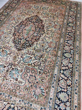 Charger l'image dans la galerie, Tapis Cachemire soie noué main n°24_256×170