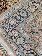 Charger l'image dans la galerie, Tapis Cachemire soie noué main n°24_256×170