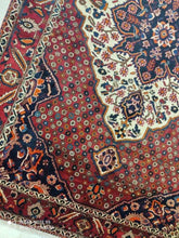 Charger l'image dans la galerie, Tapis Antique Bakhtiar fait main n°11103_262×158