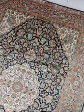 Charger l'image dans la galerie, Tapis Cachemire soie noué main n°12_282×185
