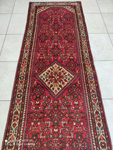Charger l'image dans la galerie, Tapis Hosseinabad noué main n°18493_290×85