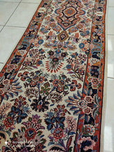 Charger l'image dans la galerie, Tapis Varamine tissé main n°7951_303×76