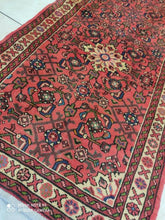 Charger l'image dans la galerie, Tapis Hosseinabad noué main n°15376_365×77