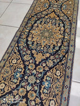 Charger l'image dans la galerie, Tapis Nain fait main n°4491_389×60