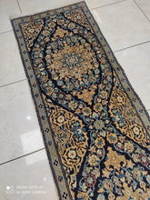 Charger l'image dans la galerie, Tapis Nain fait main n°4491_389×60
