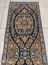 Charger l'image dans la galerie, Tapis Nain fait main n°550_390×60