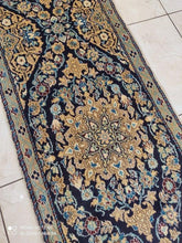 Charger l'image dans la galerie, Tapis Nain fait main n°550_390×60