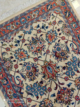 Charger l'image dans la galerie, Tapis Sarouk noué main n°18850_610×80