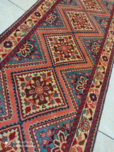 Charger l'image dans la galerie, Tapis Roudbar noué main n°13723_690×72