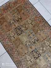 Charger l'image dans la galerie, Tapis Cachemire soie noué main n°600_163×95