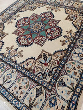 Charger l'image dans la galerie, Tapis carré Nain tissé main n°16027_100×90