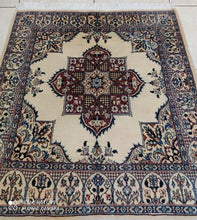 Charger l'image dans la galerie, Tapis carré Nain tissé main n°18452_102×100