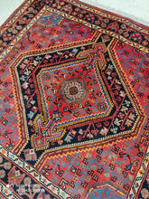 Charger l'image dans la galerie, TAPIS carré Malayer fait main n°19286_130×135