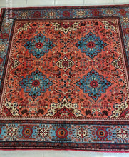 Charger l'image dans la galerie, Tapis carré Roudbar noué main n°18022_190×200