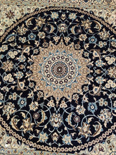 Charger l'image dans la galerie, Tapis carré Nain tissé main n°17854_150×146