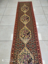 Charger l'image dans la galerie, Tapis Kurdistan noué main n°4355_268×58