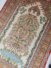 Charger l'image dans la galerie, Tapis Ghom soie noué main n°18217_115×78