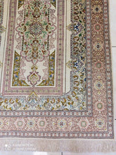 Charger l'image dans la galerie, Tapis Ghom soie tissé main n°18236_140×98