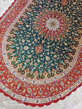 Charger l'image dans la galerie, TAPIS OVALE Ghom soie noué main n°18576_112×72