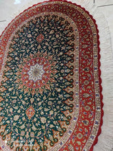 Charger l'image dans la galerie, TAPIS OVALE Ghom soie noué main n°18576_112×72